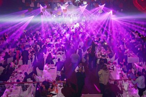 رامي عياش يضيء ليل تونس في حفلة عيد الحب