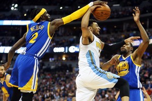 بالفيديو... ناغتس يهزم واريورز وكليبرز يواصل انتصاراته خارج ملعبه بدوري السلة الأميركي