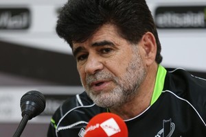 مدرب بني ياس يشيد بنظيره في الظفرة قبل مباراة الفريقين بالدوري الإماراتي