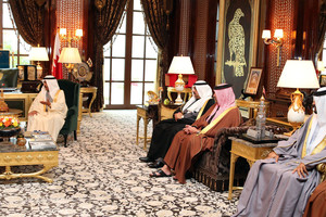 العاهل يستقبل رئيس الوزراء وولي العهد بمناسبة الذكرى السادسة عشرة لميثاق العمل الوطني