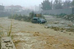 وفاة طفل وفقدان مقيم وسابقة أمطار تاريخية أغرقت الساحات