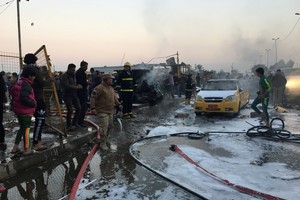 مقتل 4 عراقيين وإصابة 12 في قصف سوق شعبي شرق الموصل