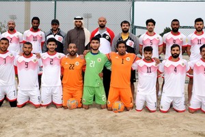 بالصور... علي بن خليفة يزور تدريبات منتخب الكرة الشاطئية