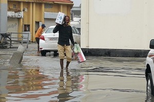 بالصور... المنطقة التاسعة بمدينة عيسى تستغيث بعد تضررها بفعل مياه الأمطار