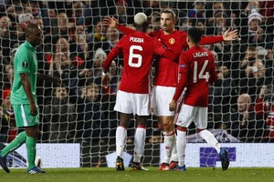 ابراهيموفيتش يقود يونايتد إلى فوز كبير وعقدة توتنهام مستمرة وخطوة هامة لروما وشالكه وليون بـ 'يوروبا ليغ'