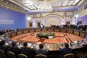 الأمم المتحدة تمتنع عن تأكيد مناقشة الانتقال السياسي في محادثات سورية