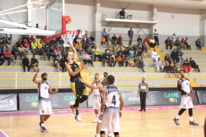 ﻿كاظم ماجد يقدم أفضل مبارياته مع الأهلي