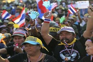 تواصل الاحتجاجات بسبب موافقة حكومة تايلند على بناء محطة طاقة تعمل بالفحم