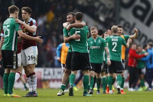 بالفيديو... لينكولن سيتي يسقط بيرنلي ويتأهل إلى دور الثمانية بكأس الاتحاد الإنجليزي