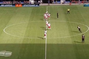 فيديو... أغرب بداية لقاء في تاريخ كرة القدم