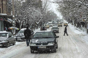 تساقط ثلوج وفيضانات وعواصف رملية في ايران