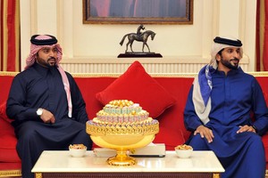 بالصور... احتفاء فيصل بن راشد بصقارة البحرين ودول التعاون في تكريم خاص