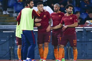 بالفيديو... صراع مستمر بين روما ونابولي على الوصافة في الدوري الايطالي