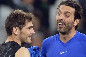 دوري أبطال أوروبا: بوفون - كاسياس والإعجاب المتبادل بين حارسين تاريخيين