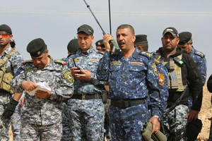 القوات العراقية تبدأ قصف مطار الموصل تمهيدا لاقتحامه