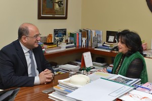 الشيخة مي تلتقي زكي أصلان... وتثمن جهوده البارزة في مجال التراث الإنساني