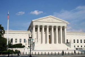 المحكمة العليا الأميركية تستمع إلى مرافعات بشأن مقتل صبي على الحدود مع المكسيك