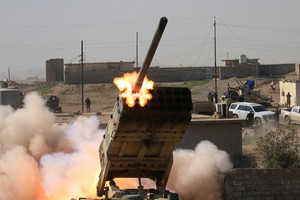 القوات العراقية تدخل مطار الموصل وتتقدم نحو استعادة كامل المدينة