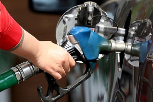 صحيفة: سفير العراق يقول بلاده ستزود مصر بمليون برميل نفط يوميا من مارس