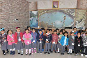 طلاب روضة العلا يزورون 'الوسط'