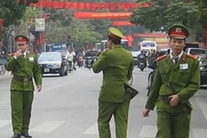 وفاة سائح بولندي ومرشد محلي بعد سقوطهما من أعلى شلال قرب بلدة سياحية في فيتنام