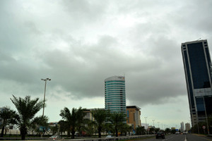 الطقس في البحرين غداً: بارد نسبيّاً يتحول إلى غائم