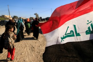 آلاف المدنيين يفرون مع احتدام القتال جنوب غربي الموصل