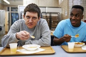 سويمر يتناول كيفية تدمير التلفزيون قدرتنا على النهوض من أمكنتنا