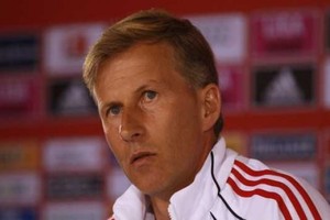 فولفسبورغ يعين الهولندي يونكر مديرا فنيا للفريق