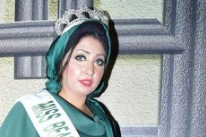 تكريم أمنية شكري ملكة جمال مسابقة بيوتي فاشون بمهرجان أوسكار ايجيبت