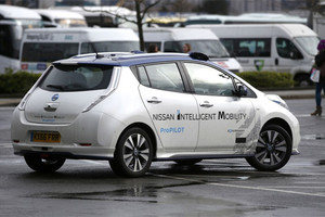 سيارة ذاتية القيادة لشركة نيسان تظهر في شوارع أوروبا لأول مرة