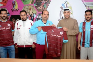 'الخنيزي' تدعم فريق الكرة بنادي الشباب