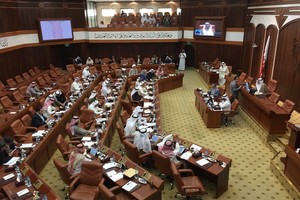 بالفيديو والصور... النواب يناقشون سياسة الحكومة لتخفيف الازدحامات المرورية