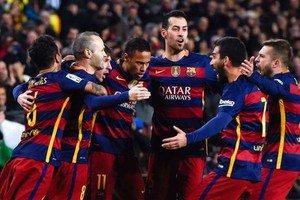 برشلونة يسعى لتضييق الخناق على ريال مدريد أمام خيخون