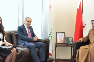 وزير النفط يستعرض مع السفير البريطاني العلاقات التجارية والاقتصادية