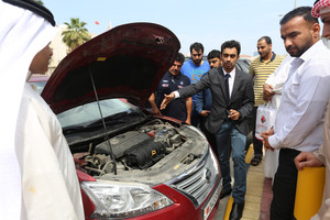 بالصور... 'الصحة والسلامة' تنظم ورشة 'كيفية التعامل مع مشاكل السيارات'