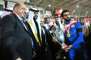 ناصر بن حمد يتوج المنامة بطلاً لكأس الملك لكرة القدم