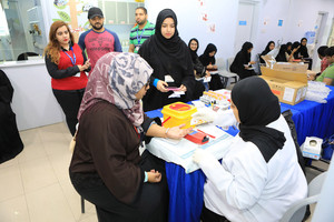 بالصور... منتسبو جامعة البحرين يتبرعون بأكثر من 50 لتراً من الدم لبنك الدم المركزي