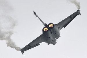 الطائرات الأميركية تكثف غاراتها على مواقع مفترضة لتنظيم القاعدة في ثلاث محافظات يمنية