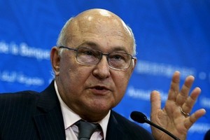 باريس تريد 'تطبيع' العلاقات المصرفية مع إيران