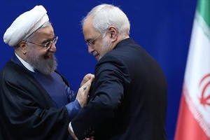 إيران: ظريف يعلن اعتزامه الاستقالة إذا تم انتخاب روحاني لولاية ثانية