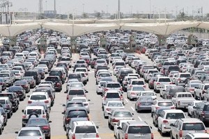 بدءاً من الغد... جسر الملك فهد يشهد تجربة النقطة الواحدة في المسار الدبلوماسي