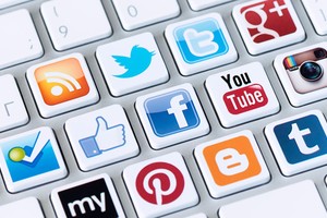 96 % من رواد التواصل الاجتماعي مستهلكون للمعلومات