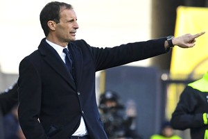 أليجري يبدي رضاه عن التعادل مع أودينيزي بالدوري الإيطالي