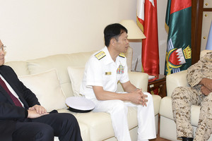 القائد العام يستعرض مع قائد قيادة قوة الواجب المشتركة الموضوعات المشتركة