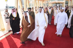 ولي العهد يغادر دولة قطر