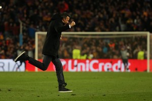 إنريكي يصف الفوز على سان جيرمان بأنه رائع ومبهر من جميع الجوانب