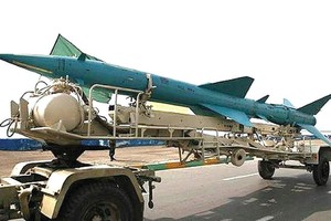 إيران اختبرت بنجاح صاروخاً بحرياً