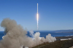 طهران تختبر بنجاح إطلاق صاروخ في بحر عمان في غمرة التوتر مع واشنطن