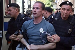 الشرطة الروسية تعتقل معارضا لبوتين مرة أخرى بعد إطلاق سراحه